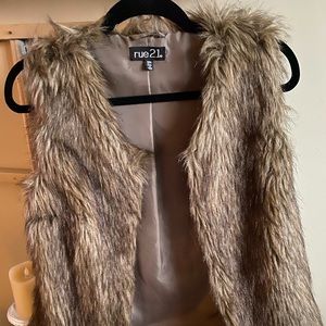 Faux fur vest. Size is S/M